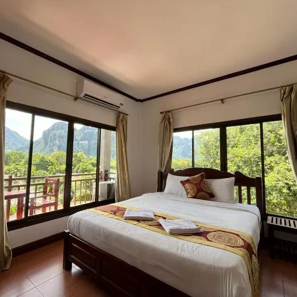 Vang Vieng Hana Mountainview Hotel & Travel，位于万荣的酒店