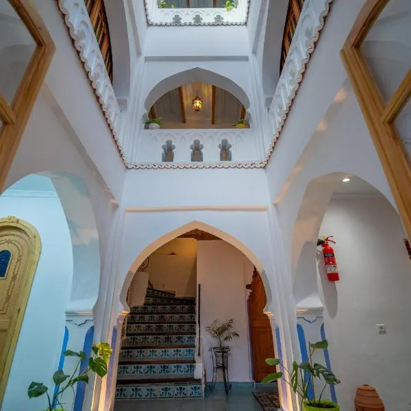 Riad ALHAMBRA，位于舍夫沙万的酒店