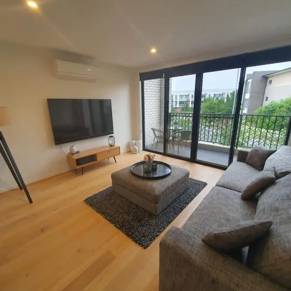 Family Friendly 2BR Townhouse 5mins to Hospital - Hosted by Canstay，位于Phillip的酒店