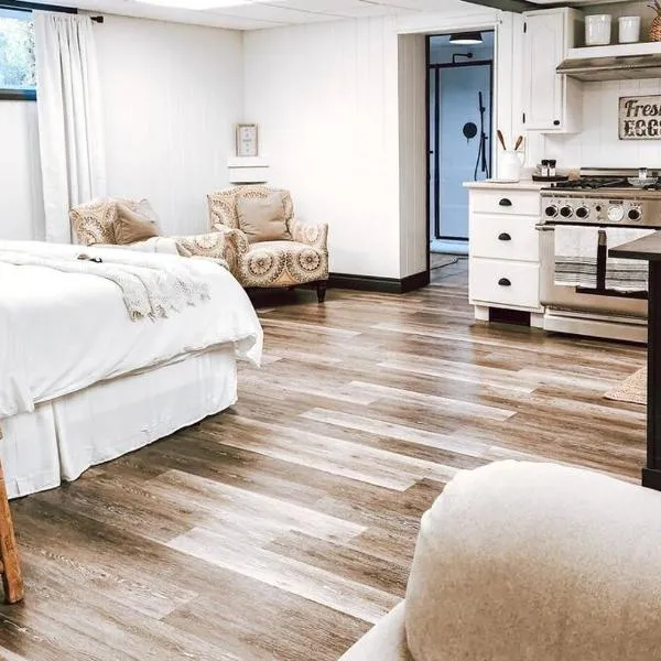 The Cellar Suite-Bonnieheath Winery and Lavender Farm，位于Waterford的酒店