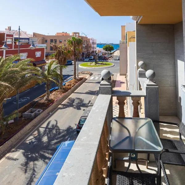 Arinaga Beach - Sea View & Terrace Apartment，位于阿里纳加的酒店