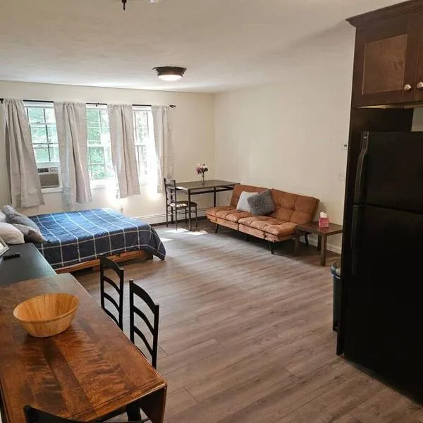 Adorable 1 bedroom with off-street parking，位于Northbridge的酒店