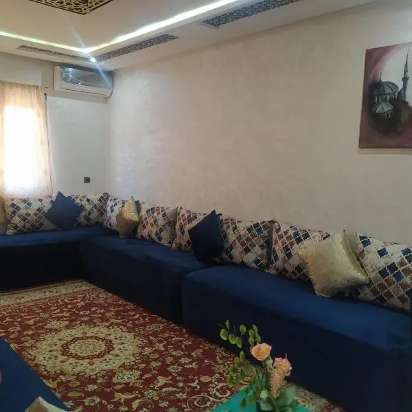 Rooms in shared apartment close to CMN-Airport，位于Dah Hammou Ben Cheïkh的酒店
