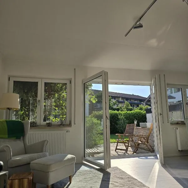 Charmantes Haus mit eigenem Garten，位于基姆湖畔普林的酒店