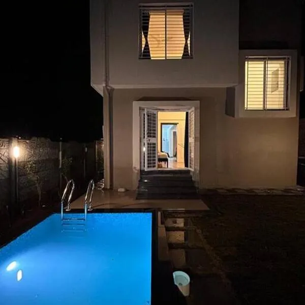 Serene 43, Karjat 3 BHK Villa, Wifi, Plunge Pool，位于卡尔贾特的酒店