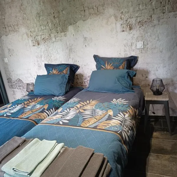 Gite maison Simon 30' Puy du Fo climatisé，位于尚托奈的酒店