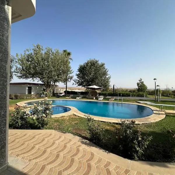 Super belle villa avec piscine，位于非斯的酒店