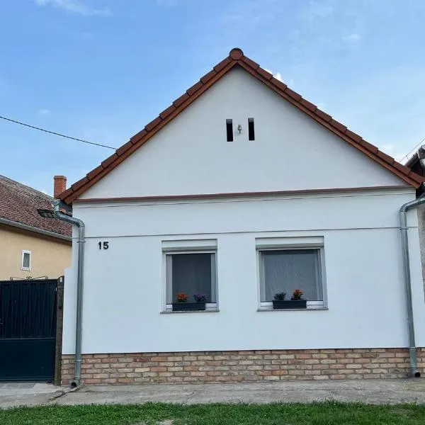 Ikervár-lak，位于Ikervár的酒店