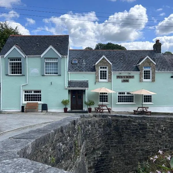 Penybont Restaurant + Inn，位于兰达弗里的酒店