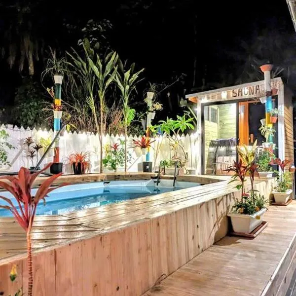 Family house プール付オーシャンビュー Amami "Birdland Nature Resort"，位于奄美的酒店