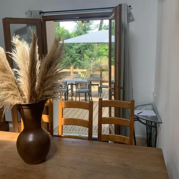 La p'tite maison，位于Mandres的酒店