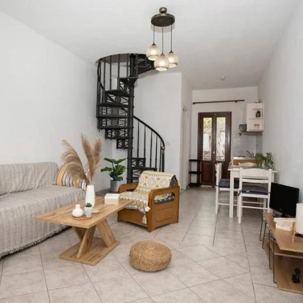 Seafront & Sunsets Sigri House，位于Sígrion的酒店