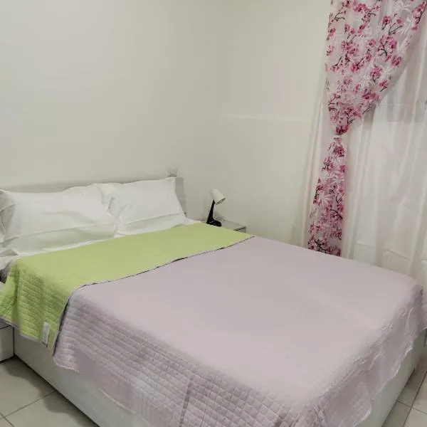 Lovely appartment near Como，位于Casnate con Bernate的酒店