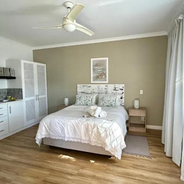 Plett57 - Self Catering - Room No2，位于普利登堡湾的酒店