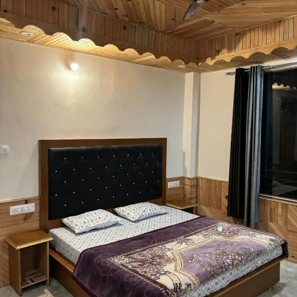 Pine view kasol，位于卡索尔的酒店