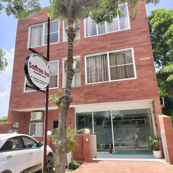 Saffron Inn - Expo India Mart，位于大诺伊达的酒店