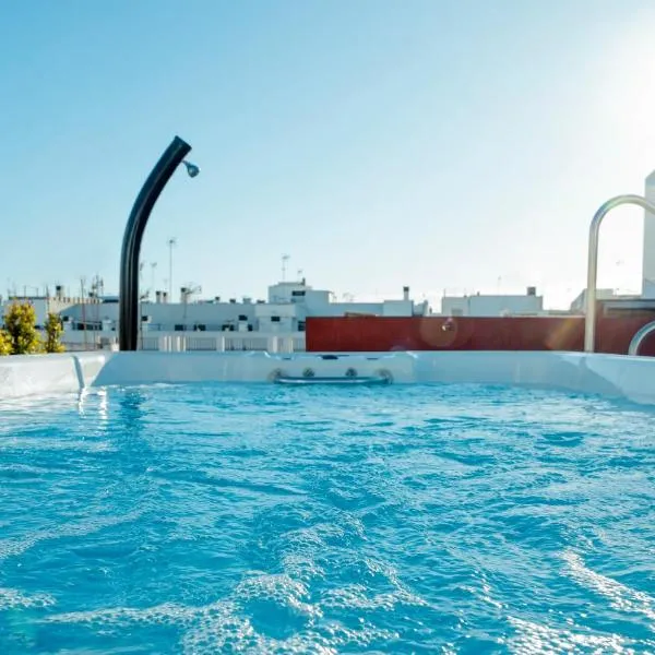 Aparthotel Luz de Gades - Suites Spa Gym - Adults Only，位于加的斯的酒店