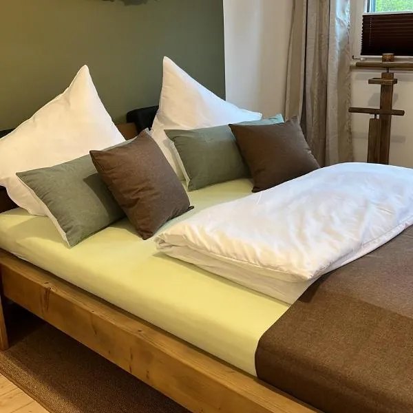 Reni's 4 Sterne Ferienwohnung，位于勒沃库森的酒店