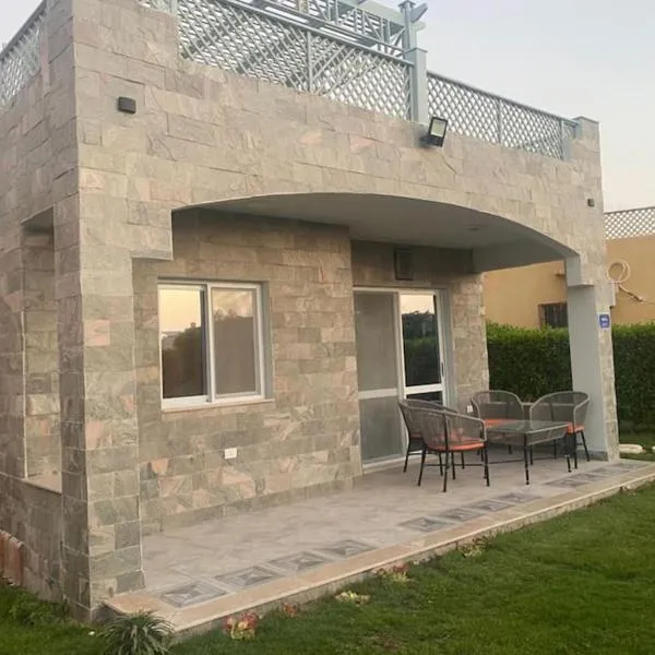 Blue Waves Villa Ras Al Hikma，位于马特鲁港的酒店