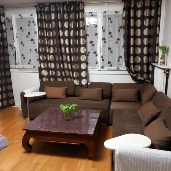 appartement périurbain de Paris et Versailles，位于Les Clayes-sous-Bois的酒店