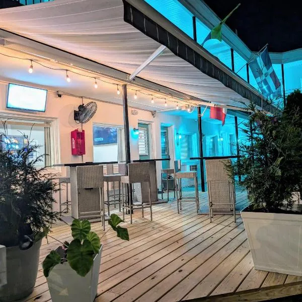 Hotel on Magnolia East 'HOME'，位于怀尔德伍德的酒店