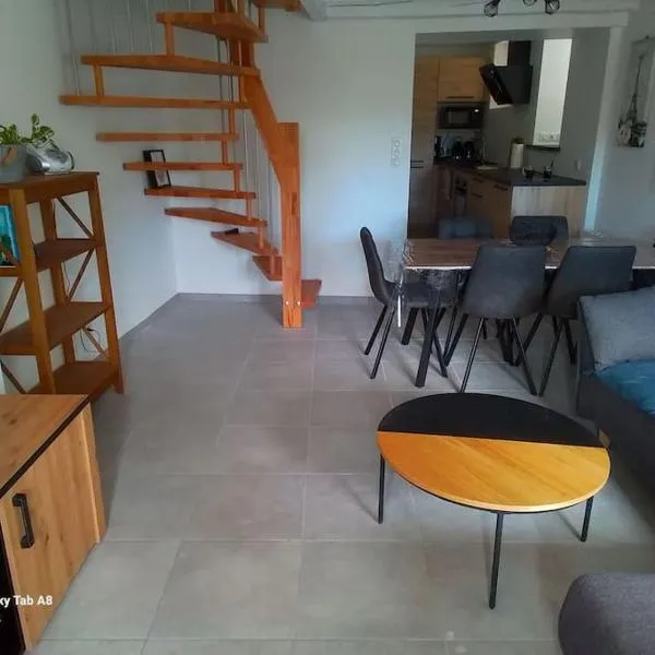 Appartement à la campagne refait à neuf，位于加普的酒店