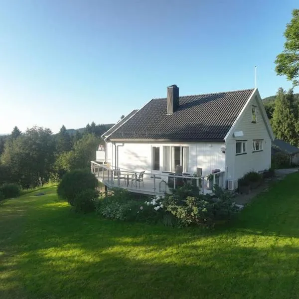 Et helt hus i fredelige omgivelser med utsikt! ca 10 min fra Trondheim sentrum，位于特隆赫姆的酒店