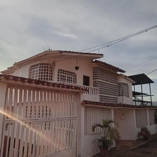 Apto CUEVA DEL OSO PARAMILLO 2 Hab 4 Pax，位于圣克里斯托瓦尔的酒店