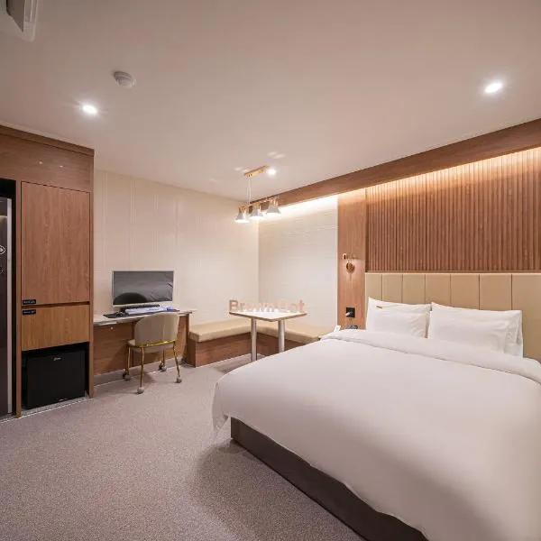 Brown Dot Hotel Sangju，位于Sangju的酒店