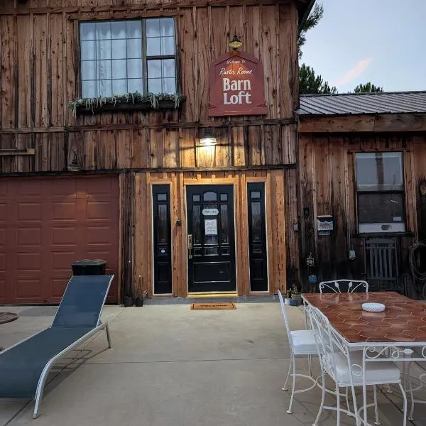 Rustic Rooms Barn Loft (Upstairs Studio Apartment) Near Kings Canyon & Sequoia National Parks，位于斯阔谷的酒店