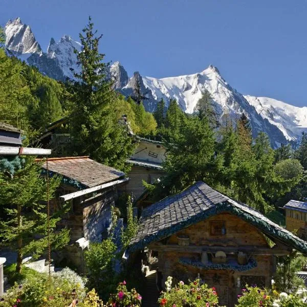 Hôtel Les Chalets de Philippe avec Jacuzzis Privatifs，位于夏蒙尼-勃朗峰的酒店