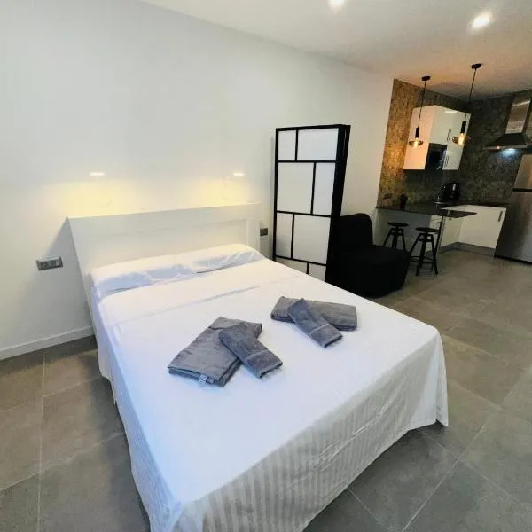 Zulia Suites, Masca, Teide Los Gigantes, excursions, AC, Wifi7，位于桑蒂亚戈德尔泰德的酒店