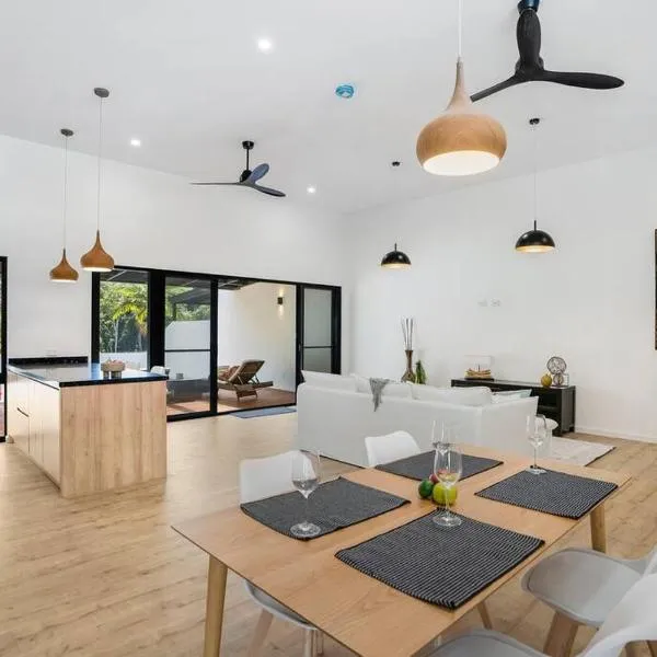 Tropical Kuranda Modern Retreat，位于库兰达的酒店