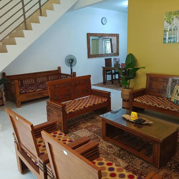 Kayu Cengal Homestay，位于金宝的酒店