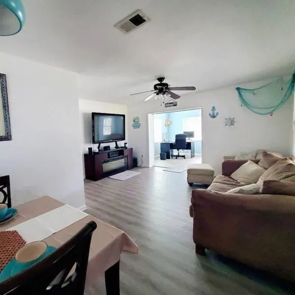 The Sea Scallop Minutes to Madeira Beach，位于Bay Pines的酒店