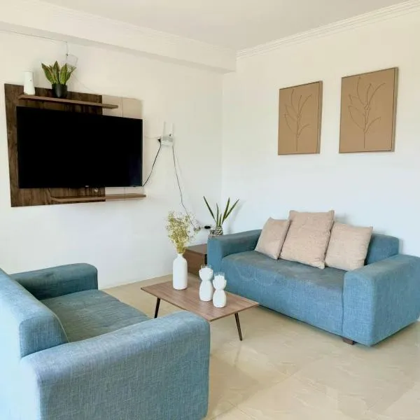 Departamento frente al Wyndham y CC La Quadra，位于曼塔的酒店