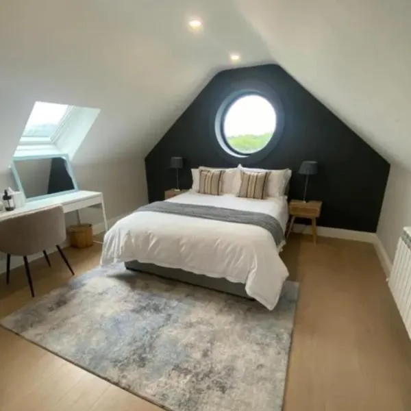 Beyren House Guest Suite，位于Emo的酒店