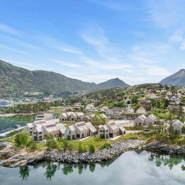 Modern house by the Fjord in Sandane, Nordfjord.，位于努尔菲尤尔埃德的酒店