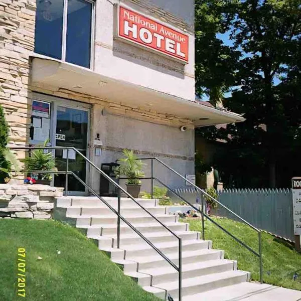 National Avenue Hotel，位于密尔沃基的酒店