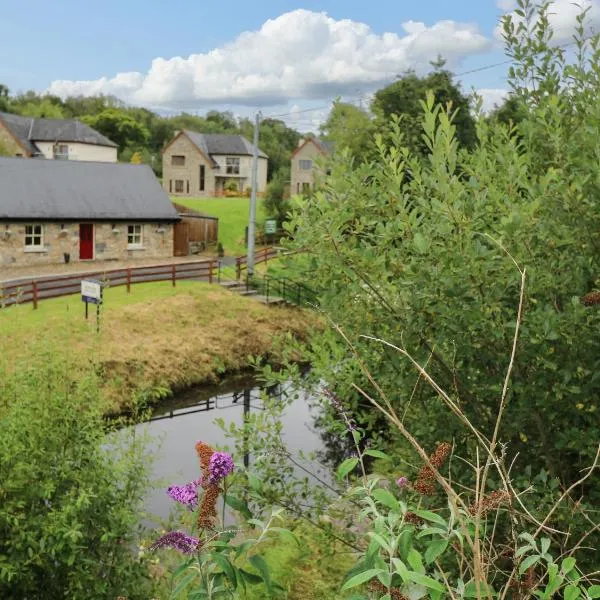 Canal Cottage，位于德拉姆尚博的酒店