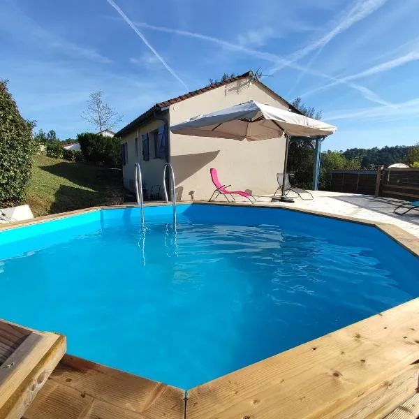 Maison privée clôturée, piscine hors-sol et spa，位于Proissans的酒店