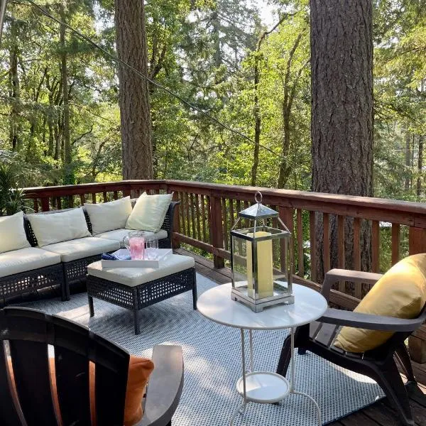 Forest Gallery- Mid-Century Modern With City Views，位于尤金的酒店