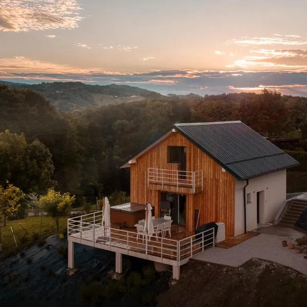 Cottage Retreat with Hot Tub & Sauna，位于Zgornja Kungota的酒店