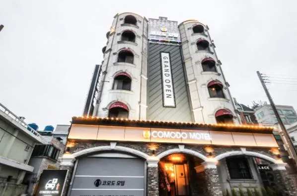 Samcheonpo Comodo motel，位于泗川的酒店