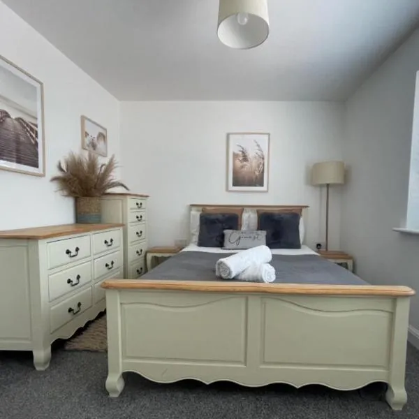 Barry Waterfront Stays - ENTIRE 3 BED PROPERTY，位于巴里的酒店
