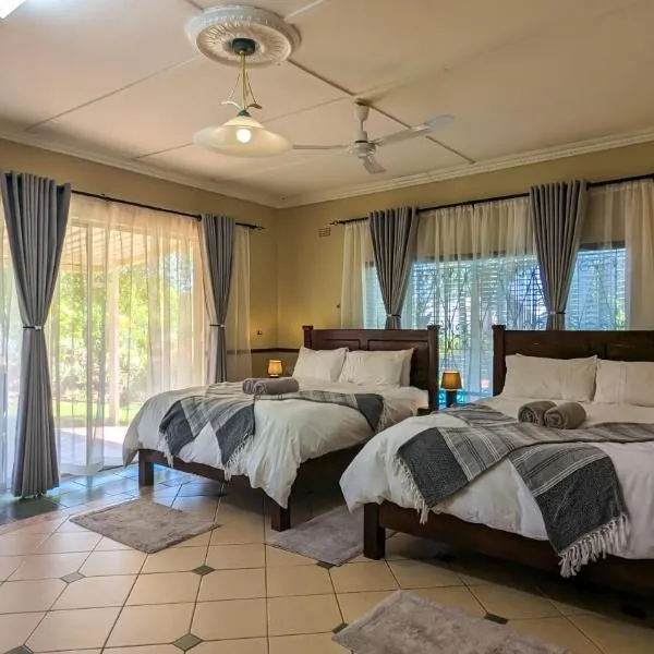 Room in Villa - Zambezi Family Lodge - Elephant Room，位于维多利亚瀑布的酒店