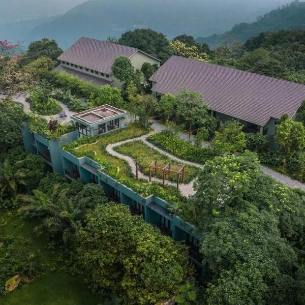 Amour Resort Bavi，位于Hòa Lạc的酒店