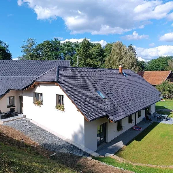 Apartmán Pod Hrází Chráštany，位于贝内绍夫的酒店