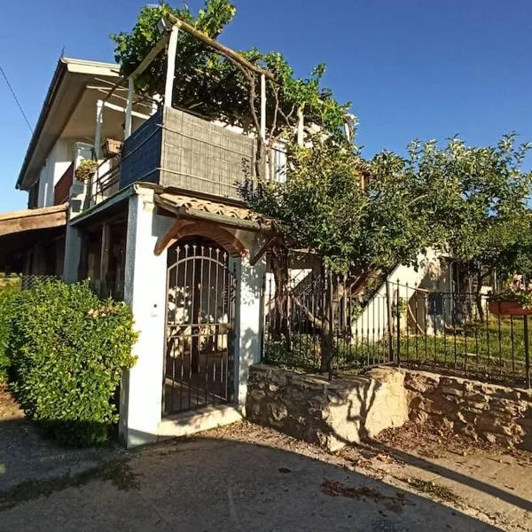 Villetta panoramica Le Ginestrelle，位于Pescopagano的酒店