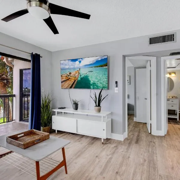 Great 1 bedroom 1 bath condo with heated pool，位于圣奥古斯丁的酒店
